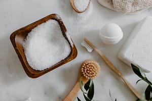 What holds bath bombs together? Bath bombs are held together by the combination of baking soda and citric acid. When these dry ingredients are mixed with a small amount of liquid, such as water or oil, the mixture binds together. Cornstarch and Epsom salts can also contribute to the texture and stability of the bath bomb, preventing it from falling apart too easily before use. 2. What oil is best for DIY bath bombs? Coconut oil and olive oil are popular choices for DIY bath bombs. These oils are nourishing for the skin and help in binding the dry ingredients together. They are both easy to work with and add moisturizing benefits to your bath. 3. How long do DIY bath bombs last? Homemade bath bombs can last up to six months if stored properly in a cool, dry place. The longevity of the bath bomb may vary depending on the ingredients used, especially if essential oils are included, which can lose potency over time. 4. Are homemade bath bombs good for you? Yes, homemade bath bombs can be good for you, especially if you use natural ingredients. They can provide relaxation, aromatherapy, and skin benefits depending on the oils and additives used. However, it's important to ensure that the ingredients are skin-safe and free from irritants. 5. What are the three ingredient bath bombs? Three-ingredient bath bombs typically include baking soda, citric acid, and a binding agent such as water or oil. While simple, these basic ingredients still provide the fizz and enjoyment of a more complex bath bomb recipe. These answers give concise insights into common questions regarding DIY