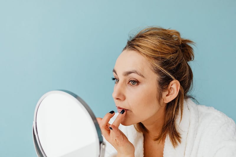How To Maintain Healthy Lips