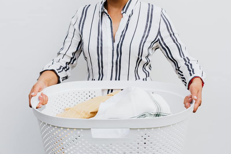 wash a shirt