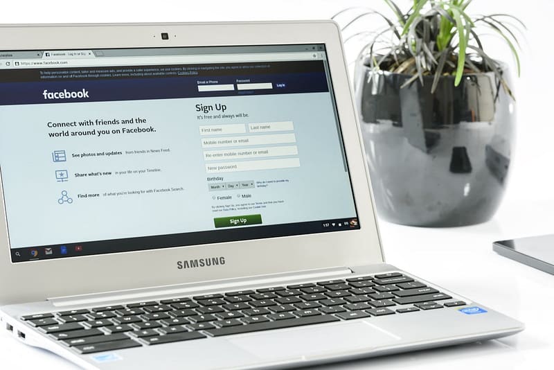 How to Safely Store Your Facebook Photos in the Cloud
